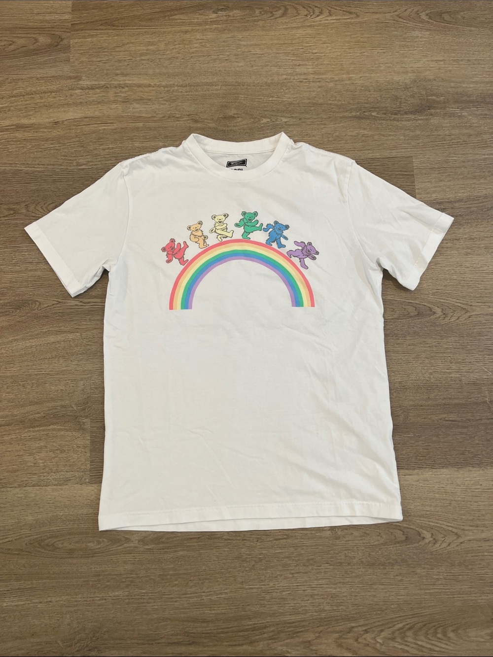 American Eagle Outfitters Tailgate White Tee w/ Rainbow and Grateful Dead Bears
